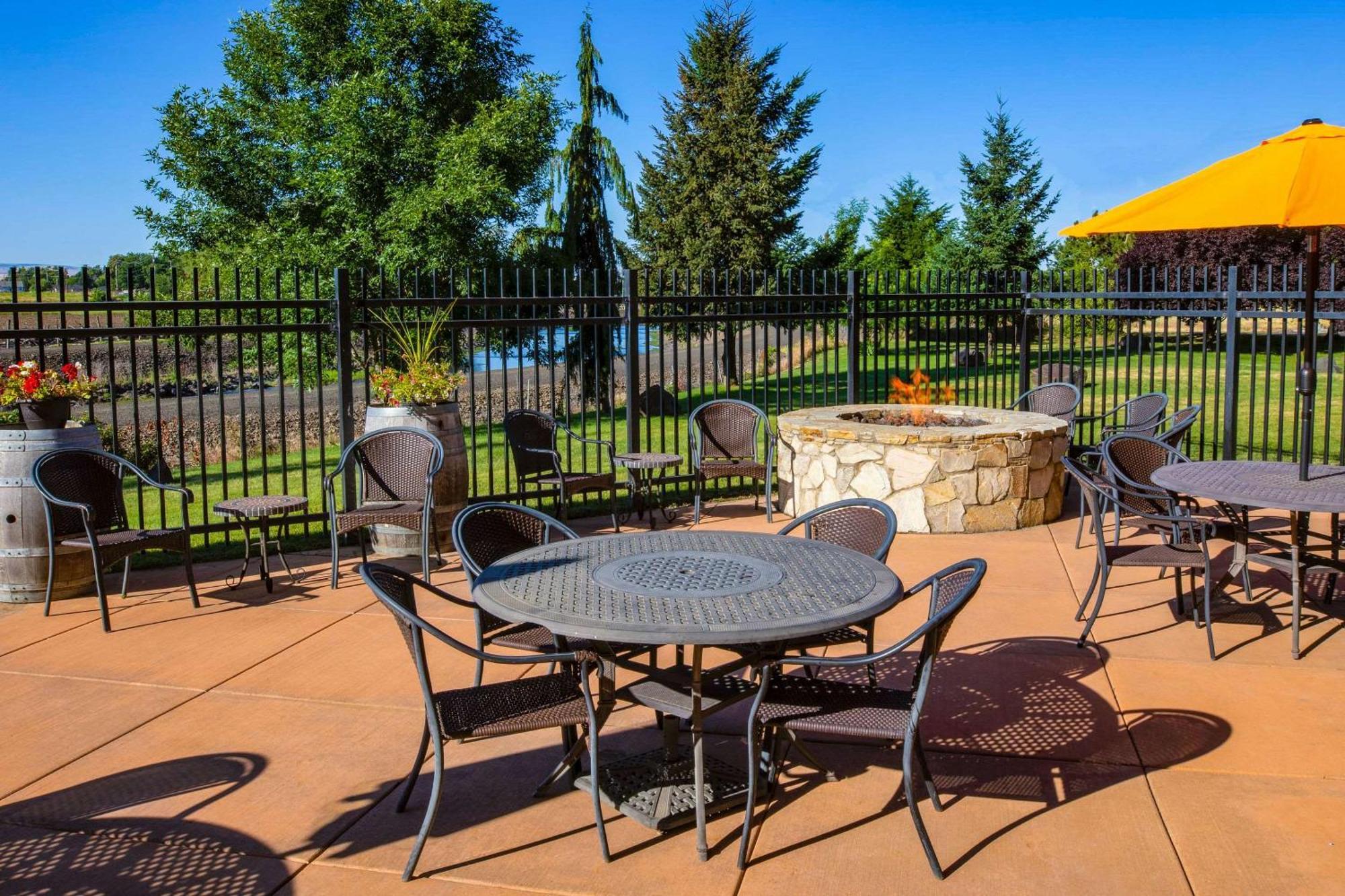 Comfort Inn & Suites Walla Walla Bagian luar foto